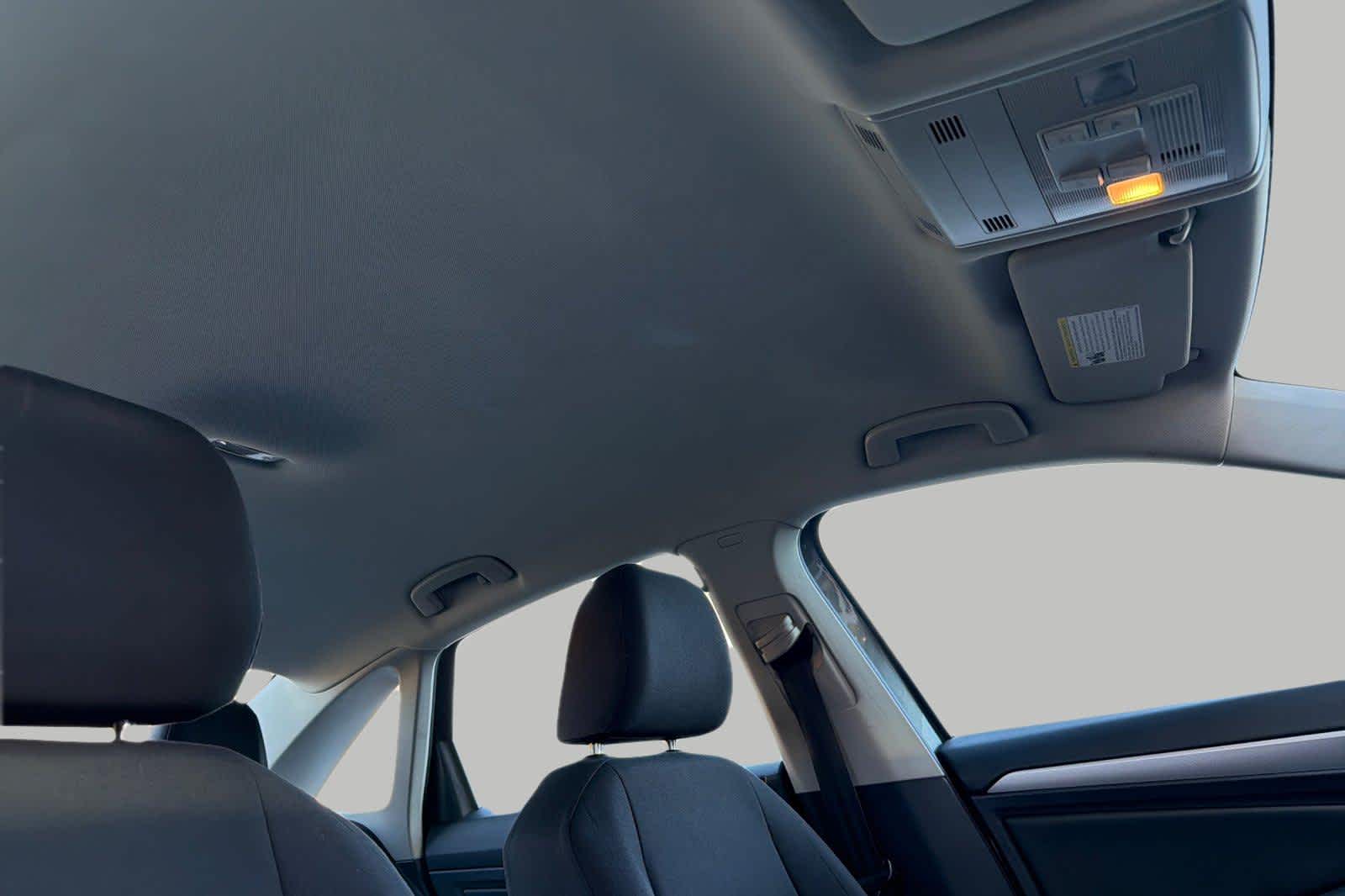 Thumbnail: 2019 Volkswagen Jetta - 18