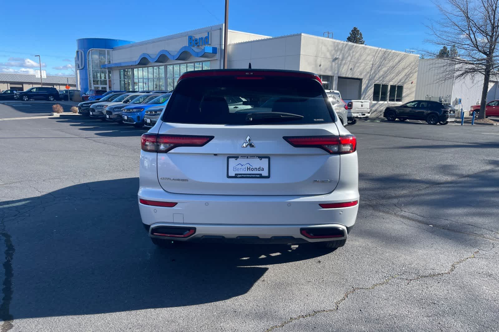 Thumbnail: 2024 Mitsubishi Outlander - 7