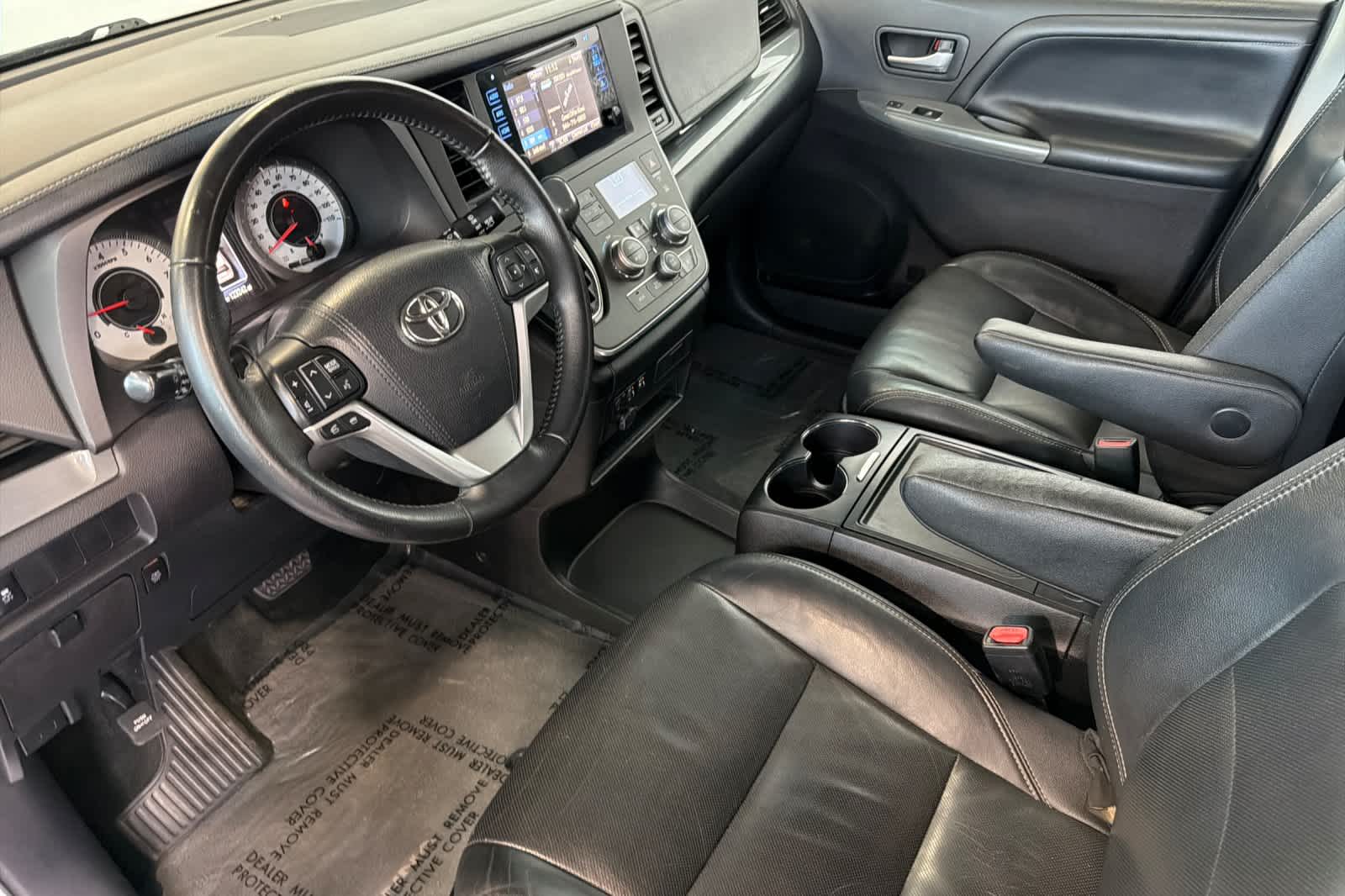 Thumbnail: 2015 Toyota Sienna - 13