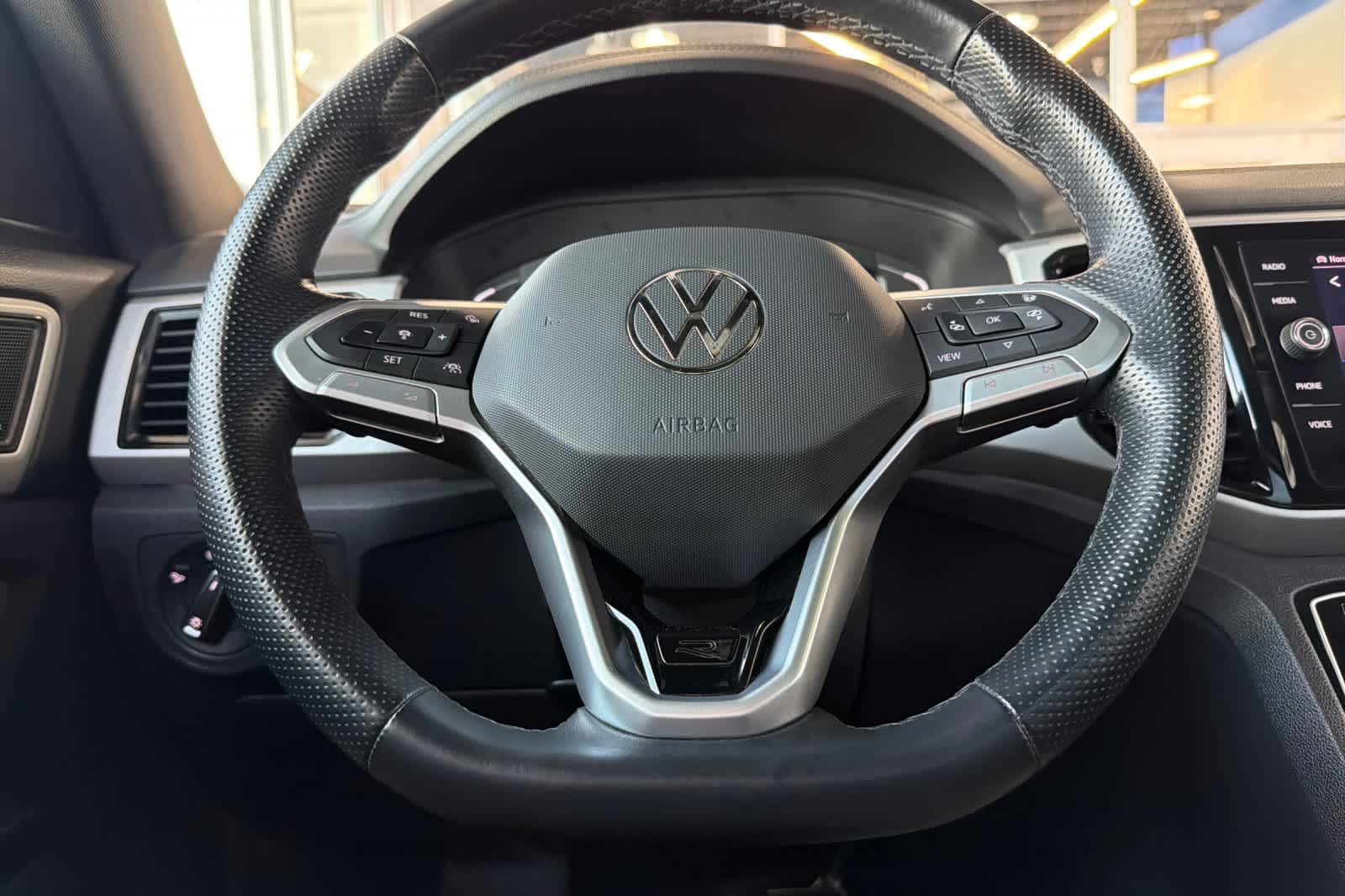 Thumbnail: 2021 Volkswagen Atlas - 26