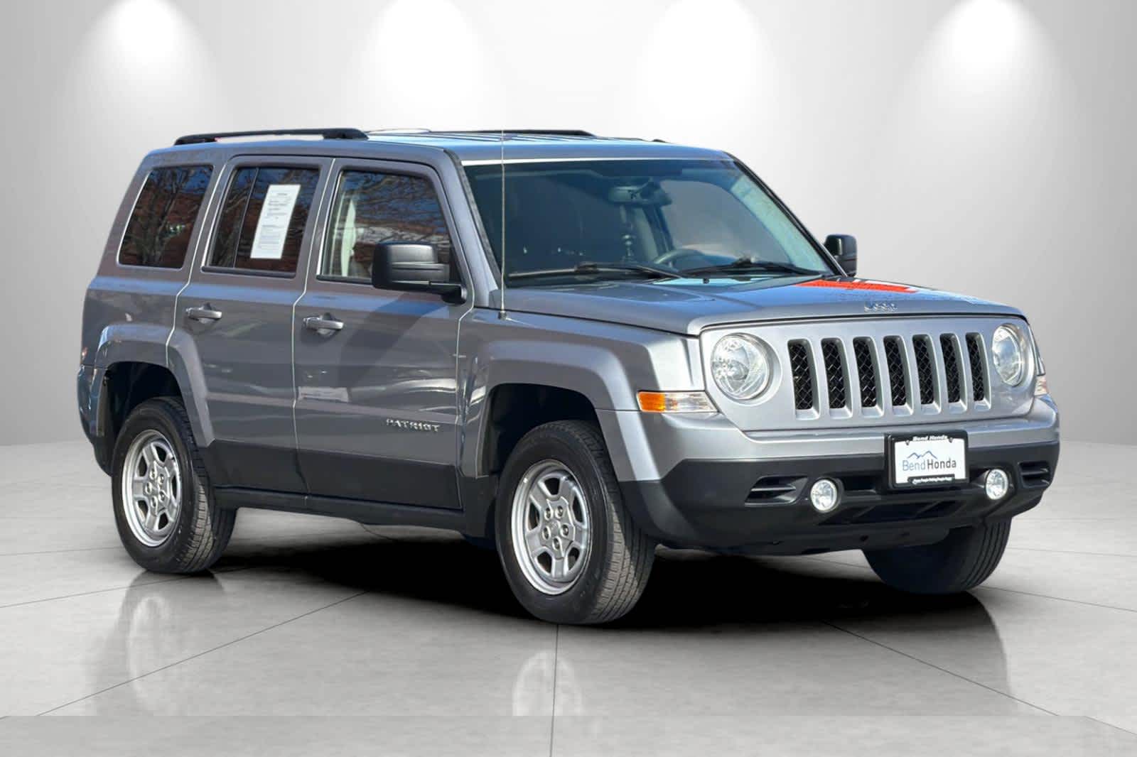 Thumbnail: 2016 Jeep Patriot - 9