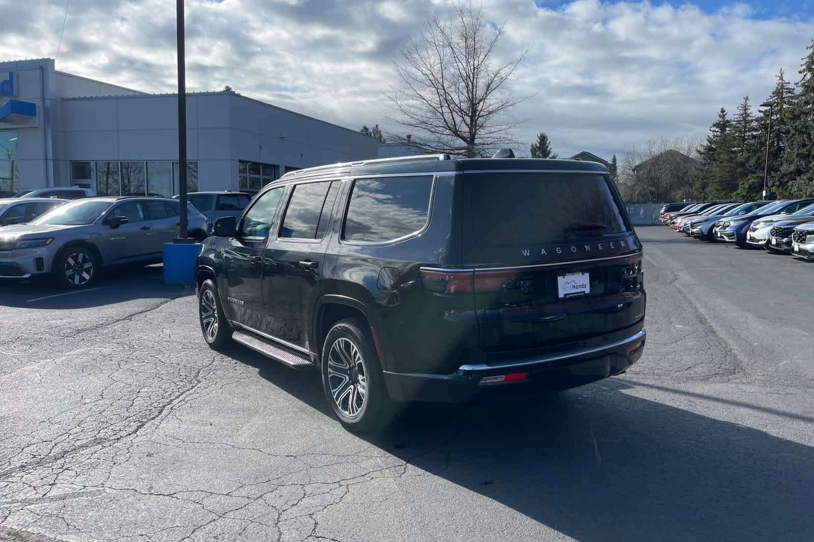 Thumbnail: 2024 Jeep Wagoneer - 3