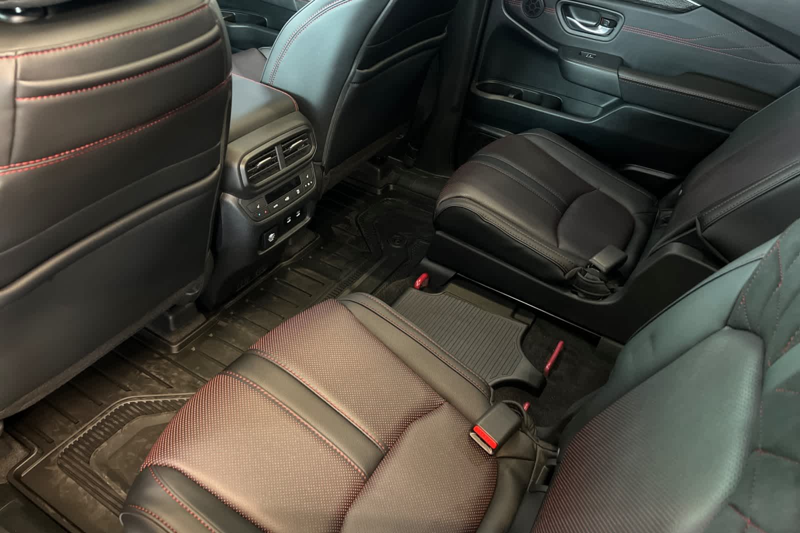 Thumbnail: 2026 Honda Pilot - 4