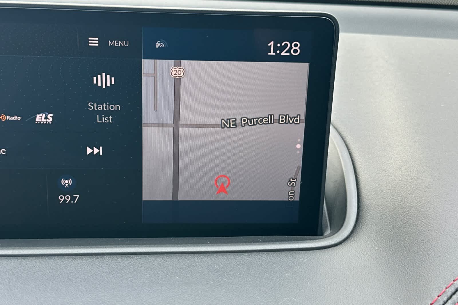 Thumbnail: 2022 Acura MDX - 22