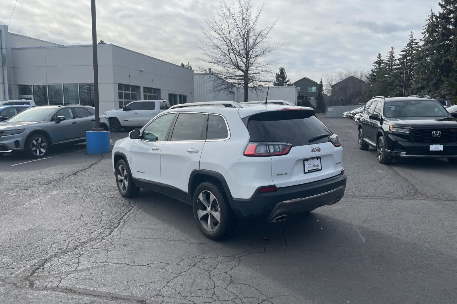 Thumbnail: 2020 Jeep Cherokee - 5