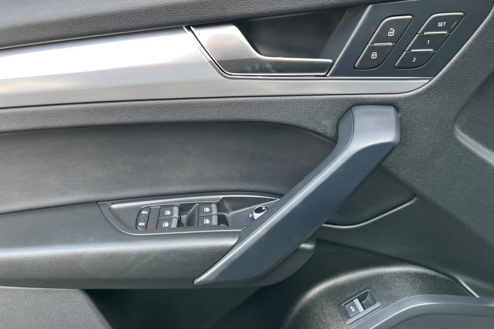 Thumbnail: 2025 Audi Q5 - 14