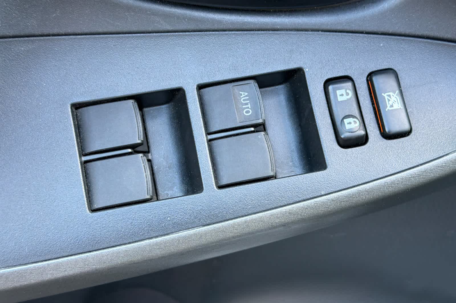 Thumbnail: 2012 Toyota RAV4 - 15