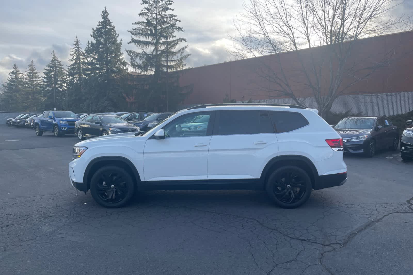 Thumbnail: 2022 Volkswagen Atlas - 5