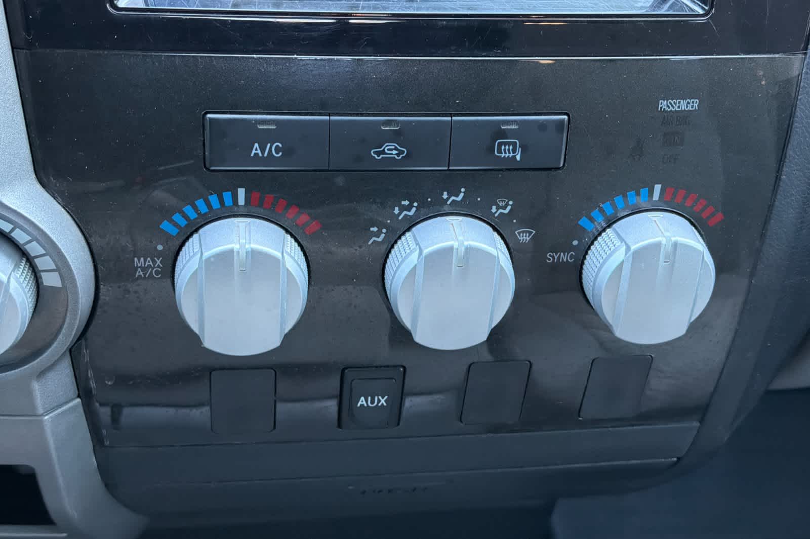 Thumbnail: 2011 Toyota Tundra - 21