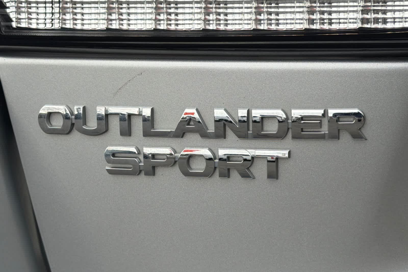 Thumbnail: 2024 Mitsubishi Outlander Sport - 12