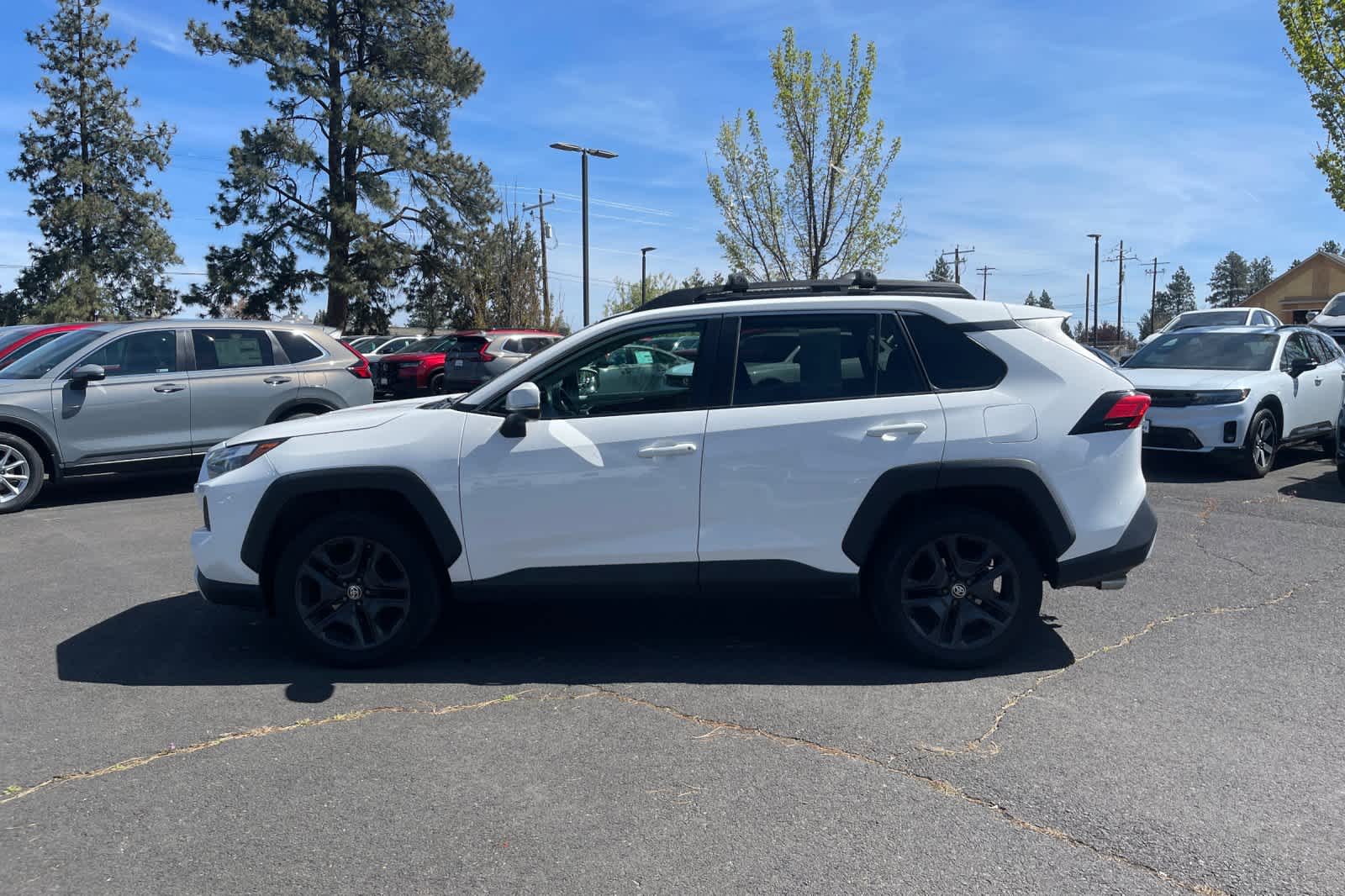 Thumbnail: 2022 Toyota RAV4 - 2