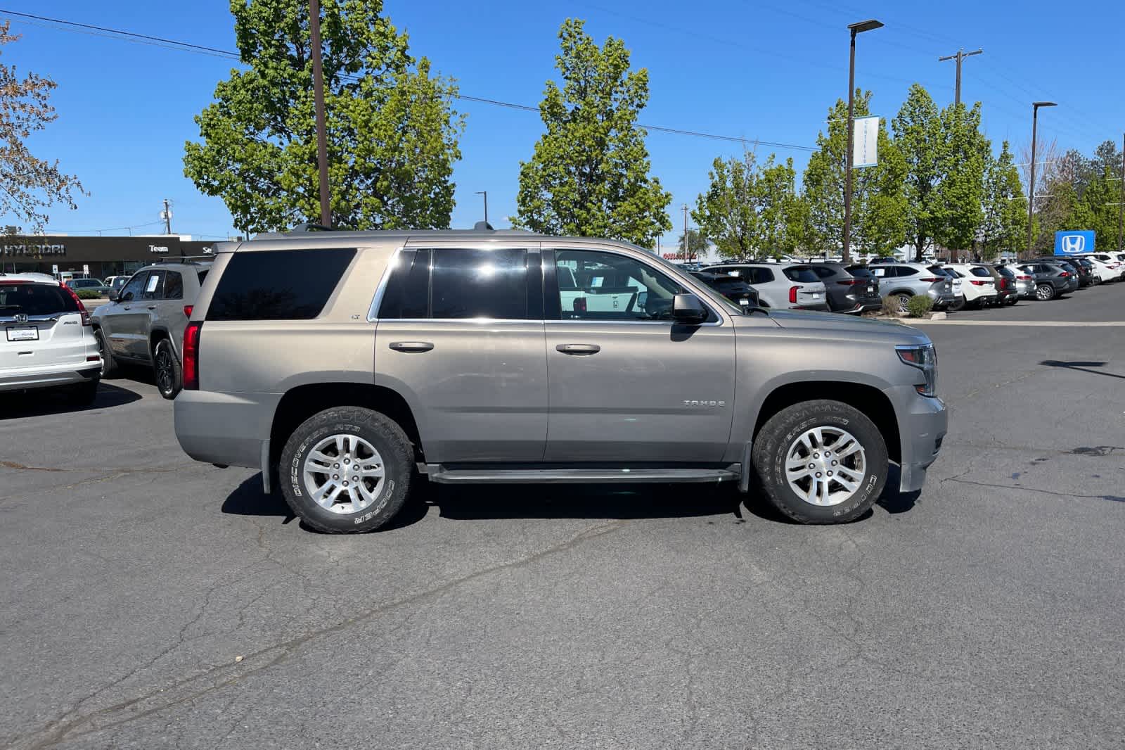 Thumbnail: 2017 Chevrolet Tahoe - 6