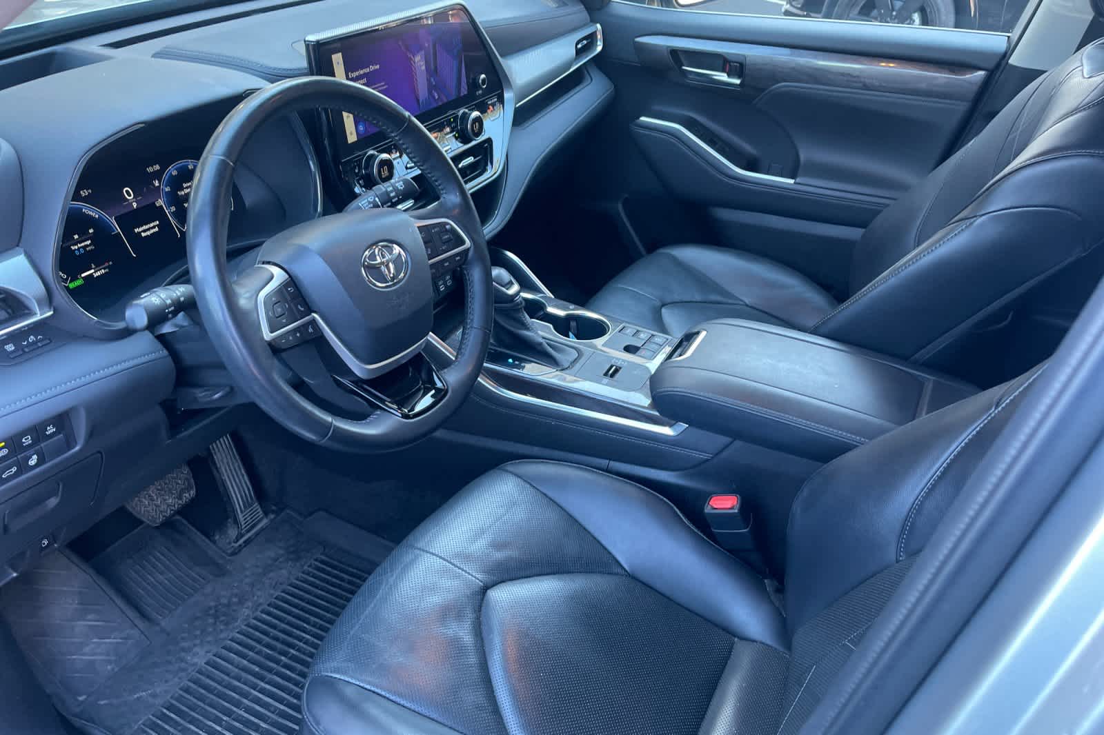 Thumbnail: 2023 Toyota Highlander - 9