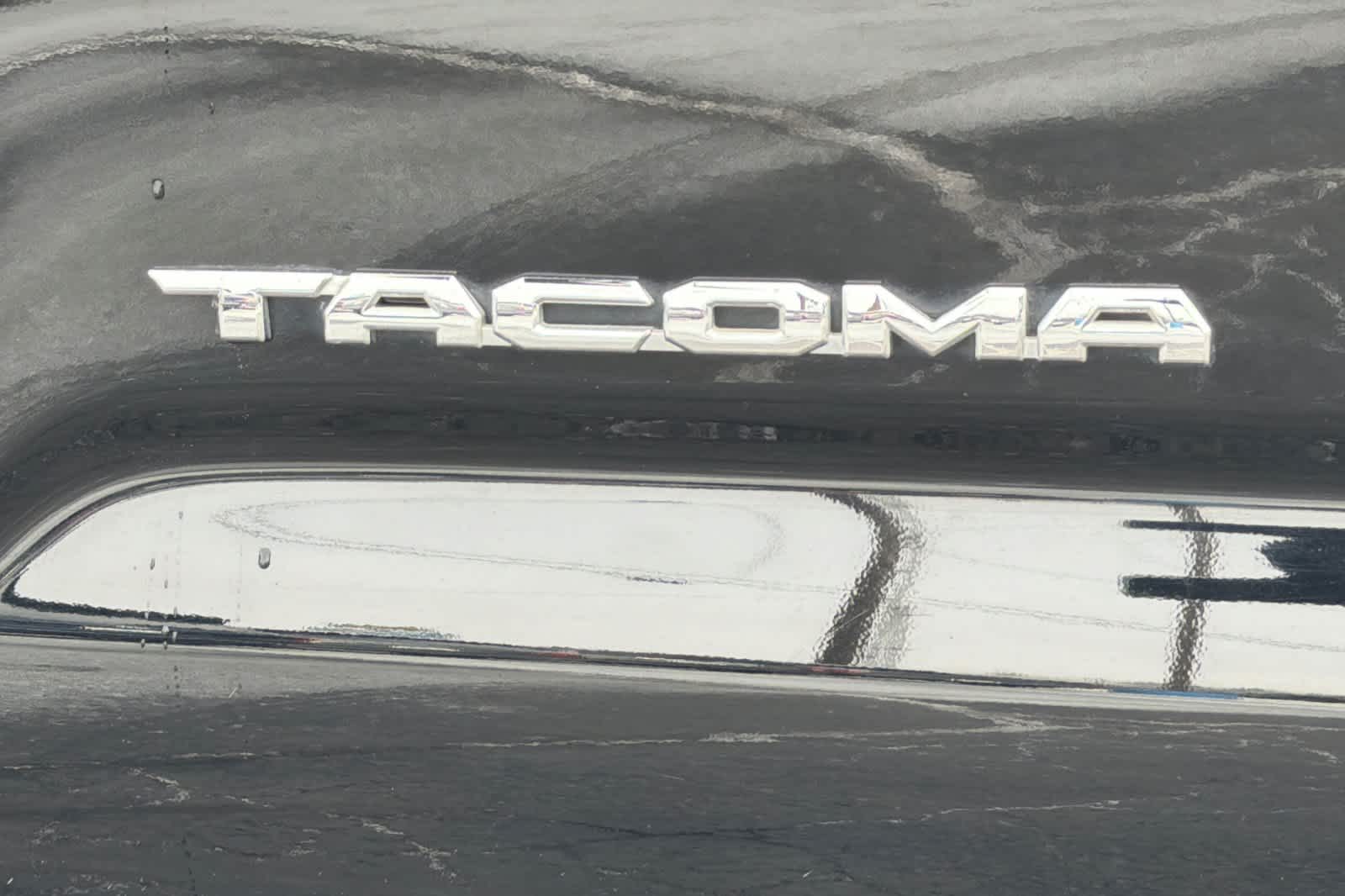 Thumbnail: 2017 Toyota Tacoma - 12