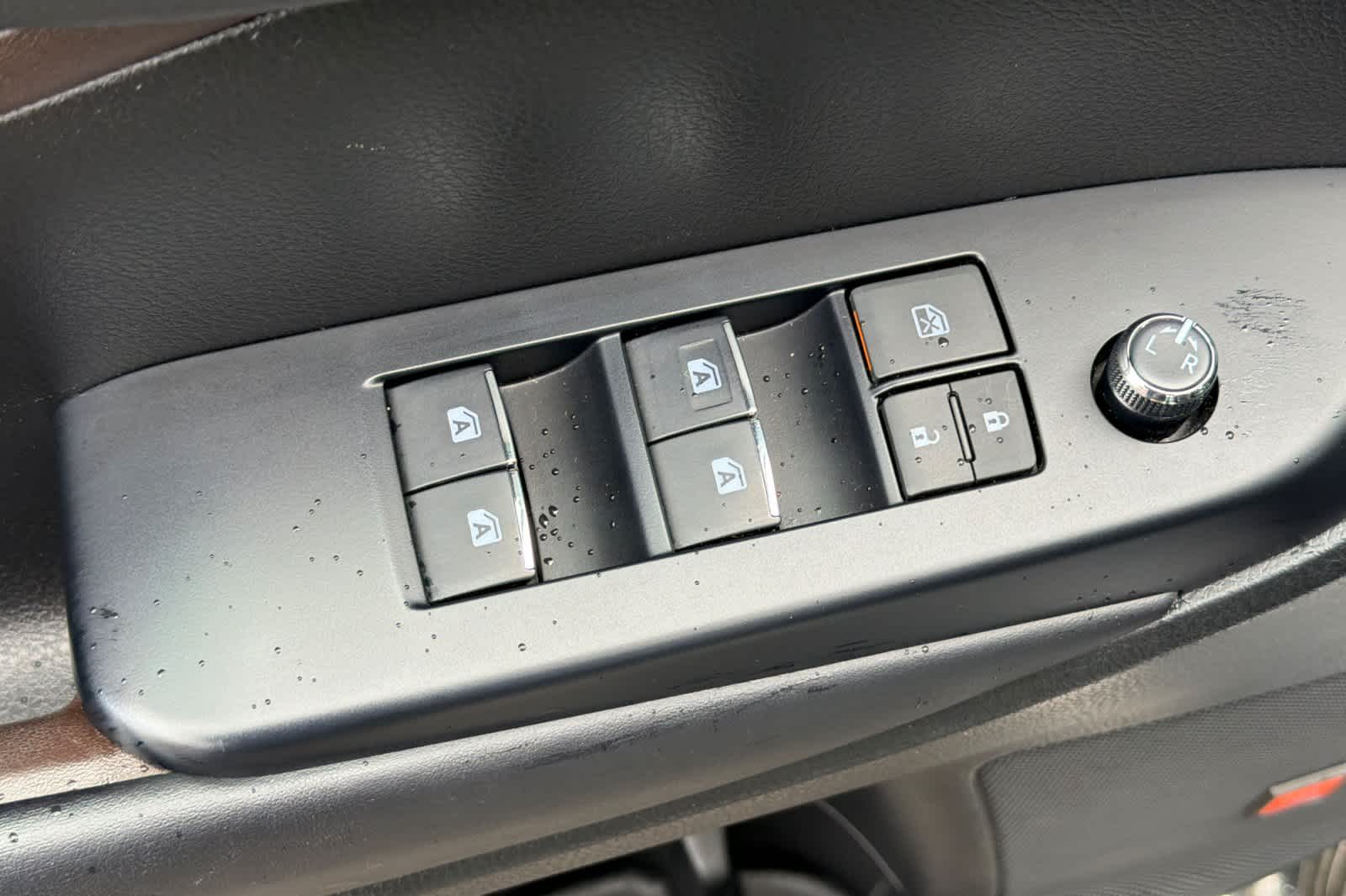 Thumbnail: 2018 Toyota Highlander - 15