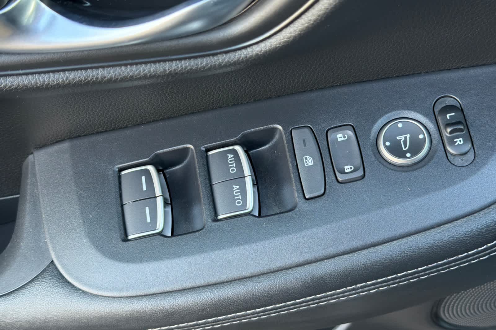 Thumbnail: 2025 Honda HR-V - 15