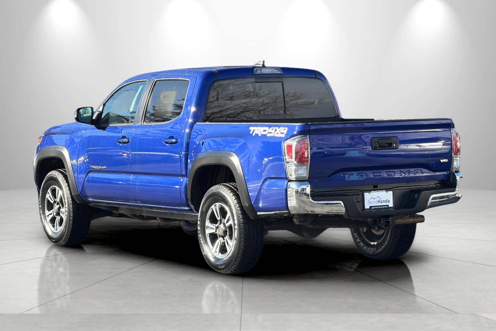 Thumbnail: 2022 Toyota Tacoma - 6