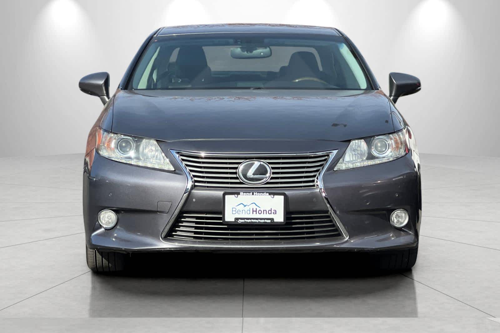 Thumbnail: 2013 Lexus ES - 10