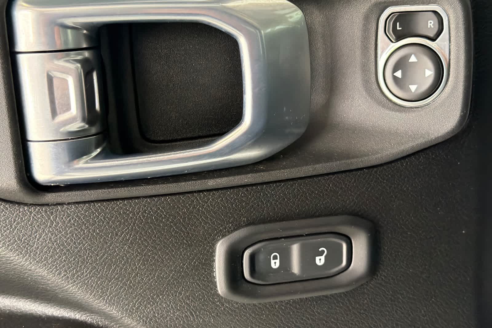 Thumbnail: 2021 Jeep Wrangler - 15