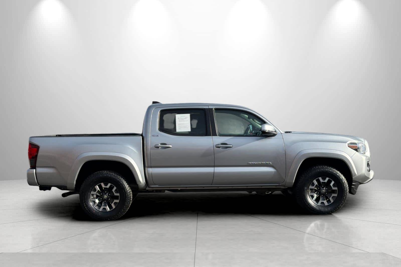 Thumbnail: 2023 Toyota Tacoma - 8
