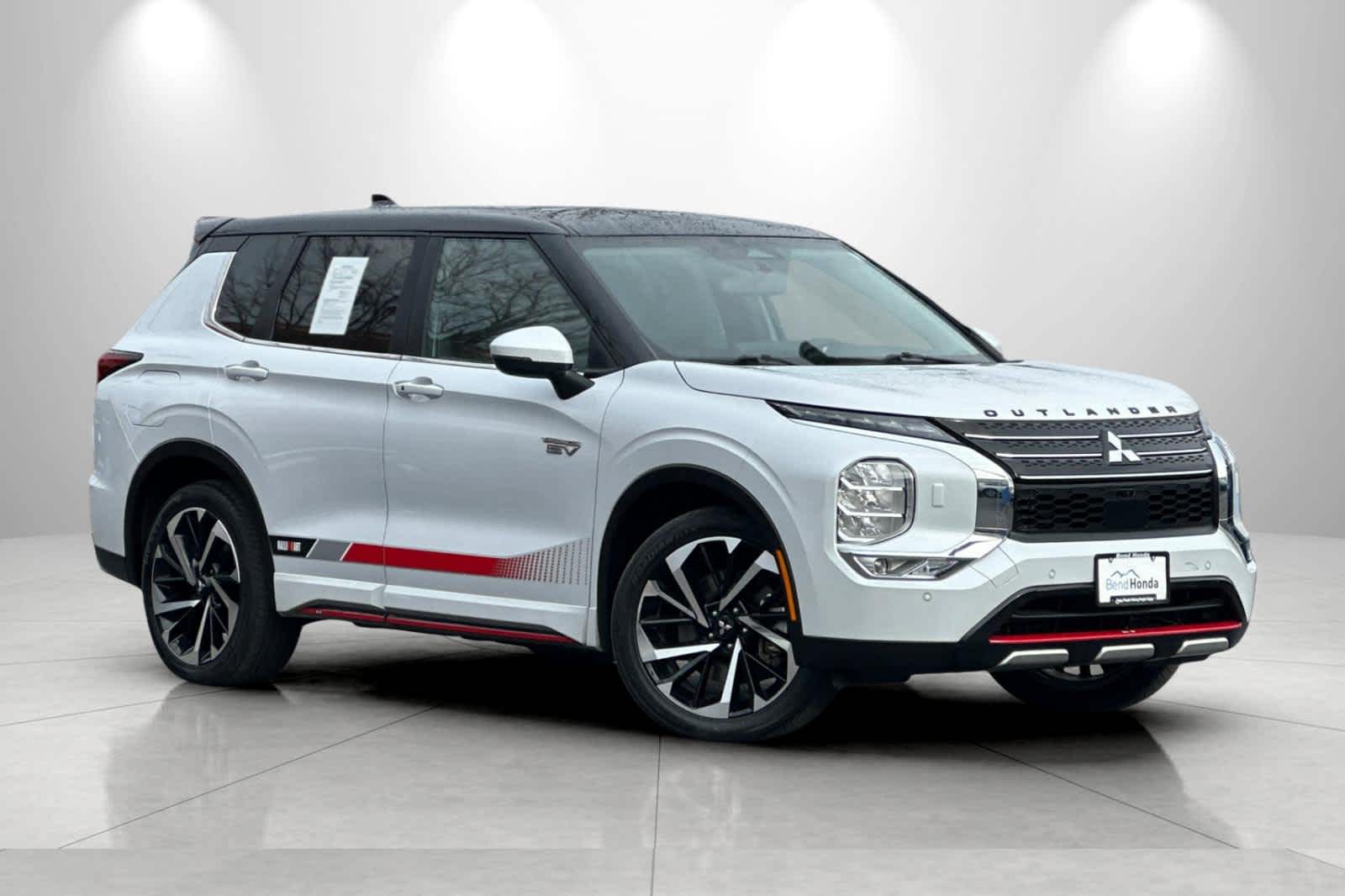 Thumbnail: 2024 Mitsubishi Outlander - 9