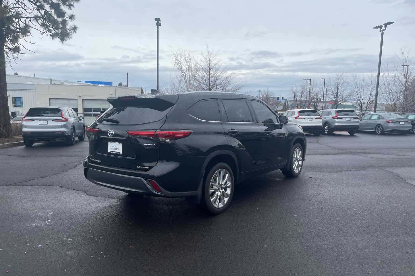 Thumbnail: 2023 Toyota Highlander - 2