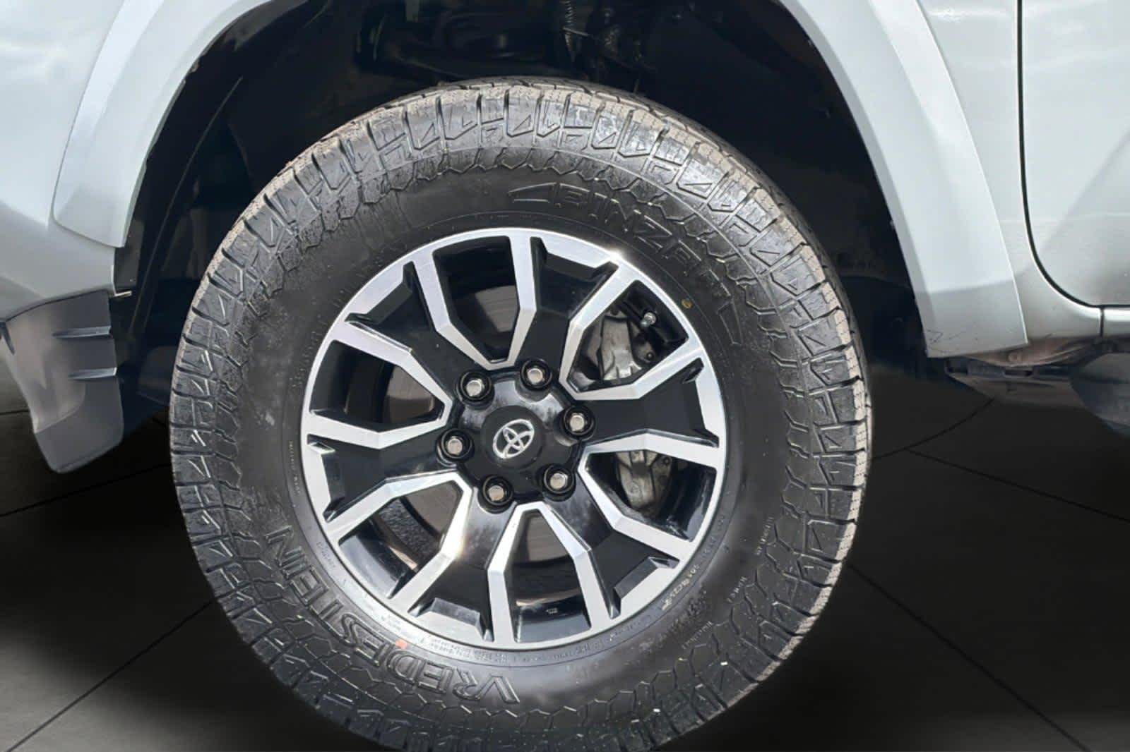 Thumbnail: 2020 Toyota Tacoma - 11