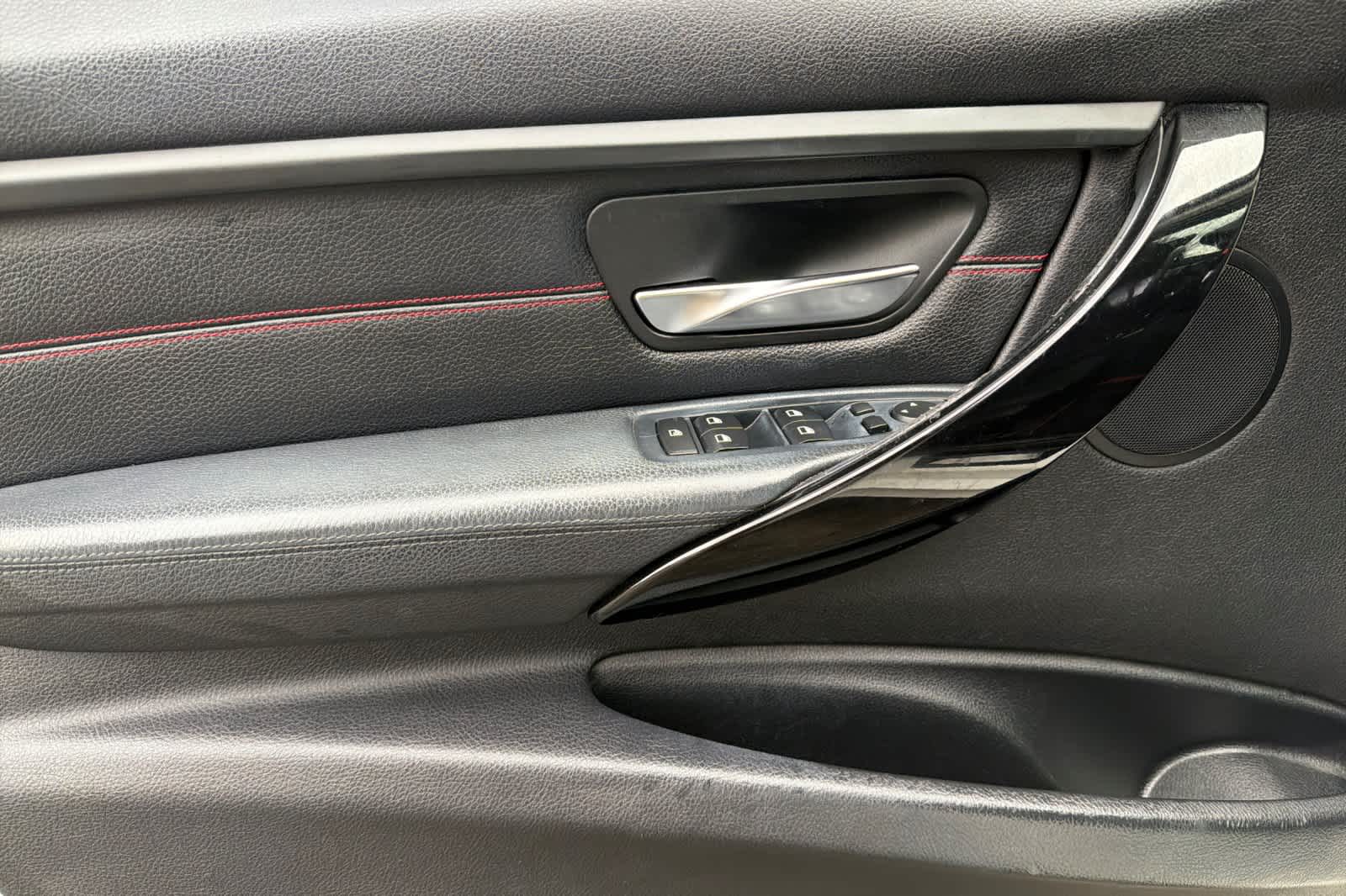 Thumbnail: 2012 BMW 3 Series - 14