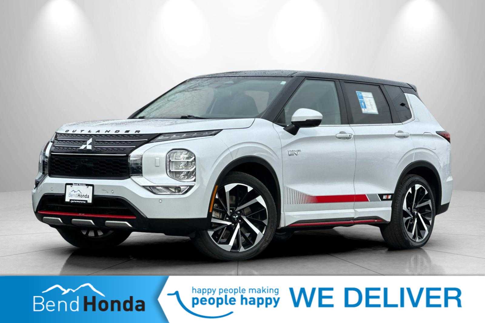 Thumbnail: 2024 Mitsubishi Outlander - 1