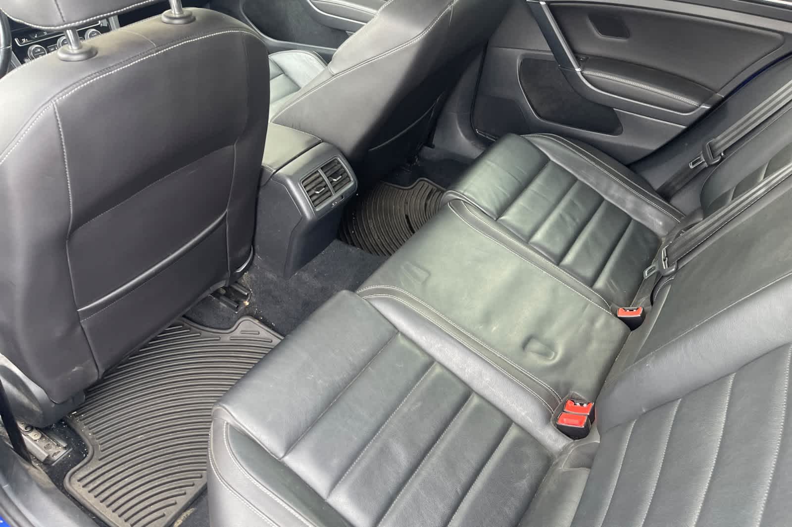 Thumbnail: 2017 Volkswagen Golf - 10