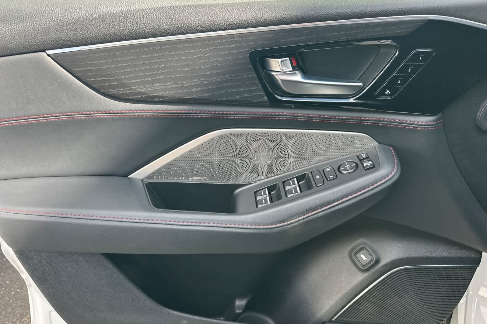 Thumbnail: 2022 Acura MDX - 14