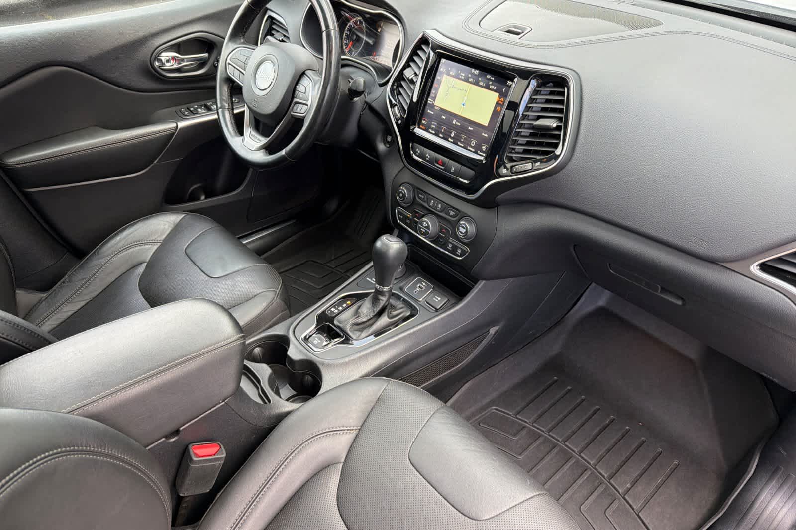 Thumbnail: 2020 Jeep Cherokee - 18