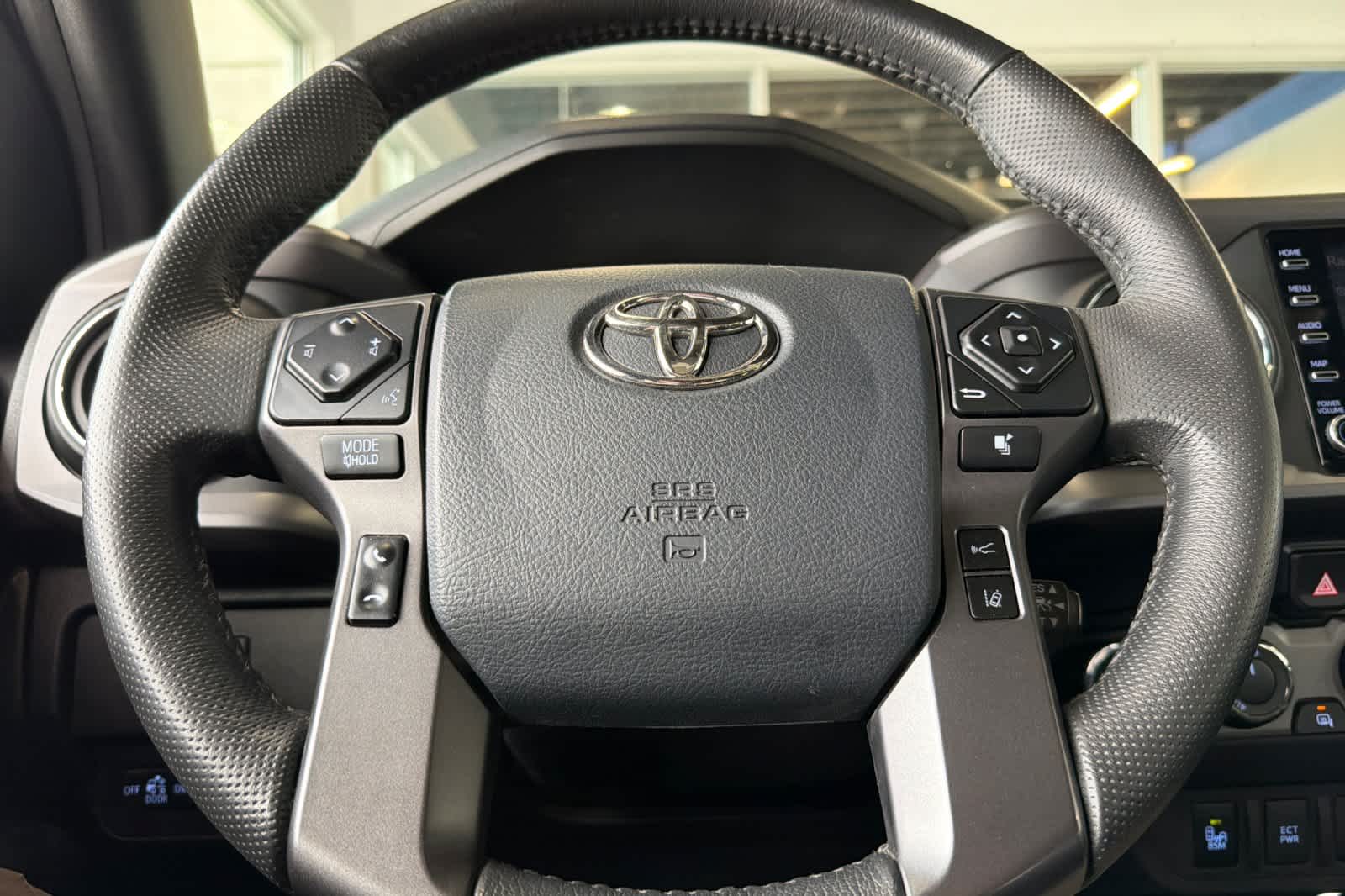 Thumbnail: 2020 Toyota Tacoma - 25