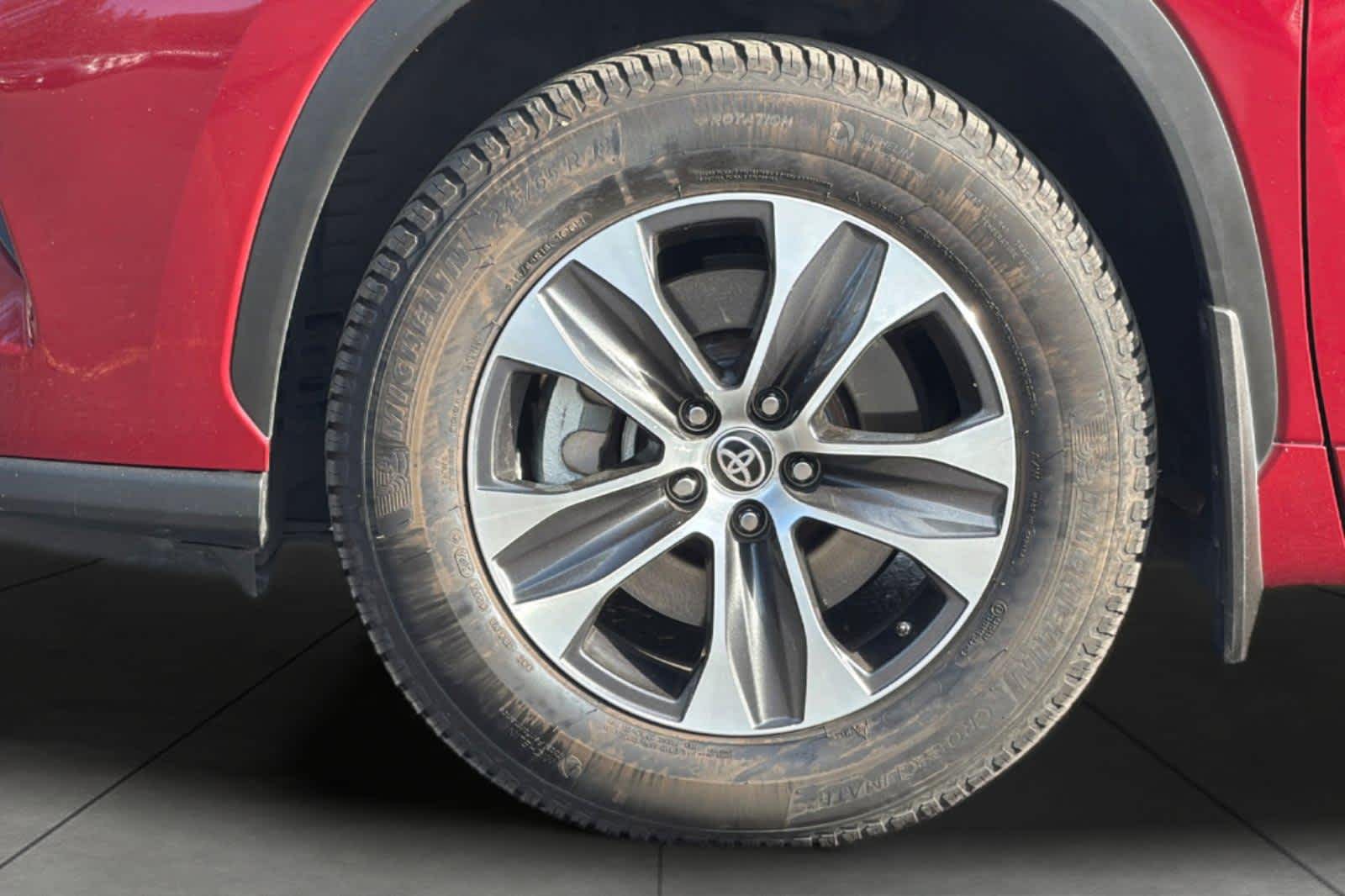 Thumbnail: 2021 Toyota Highlander - 10