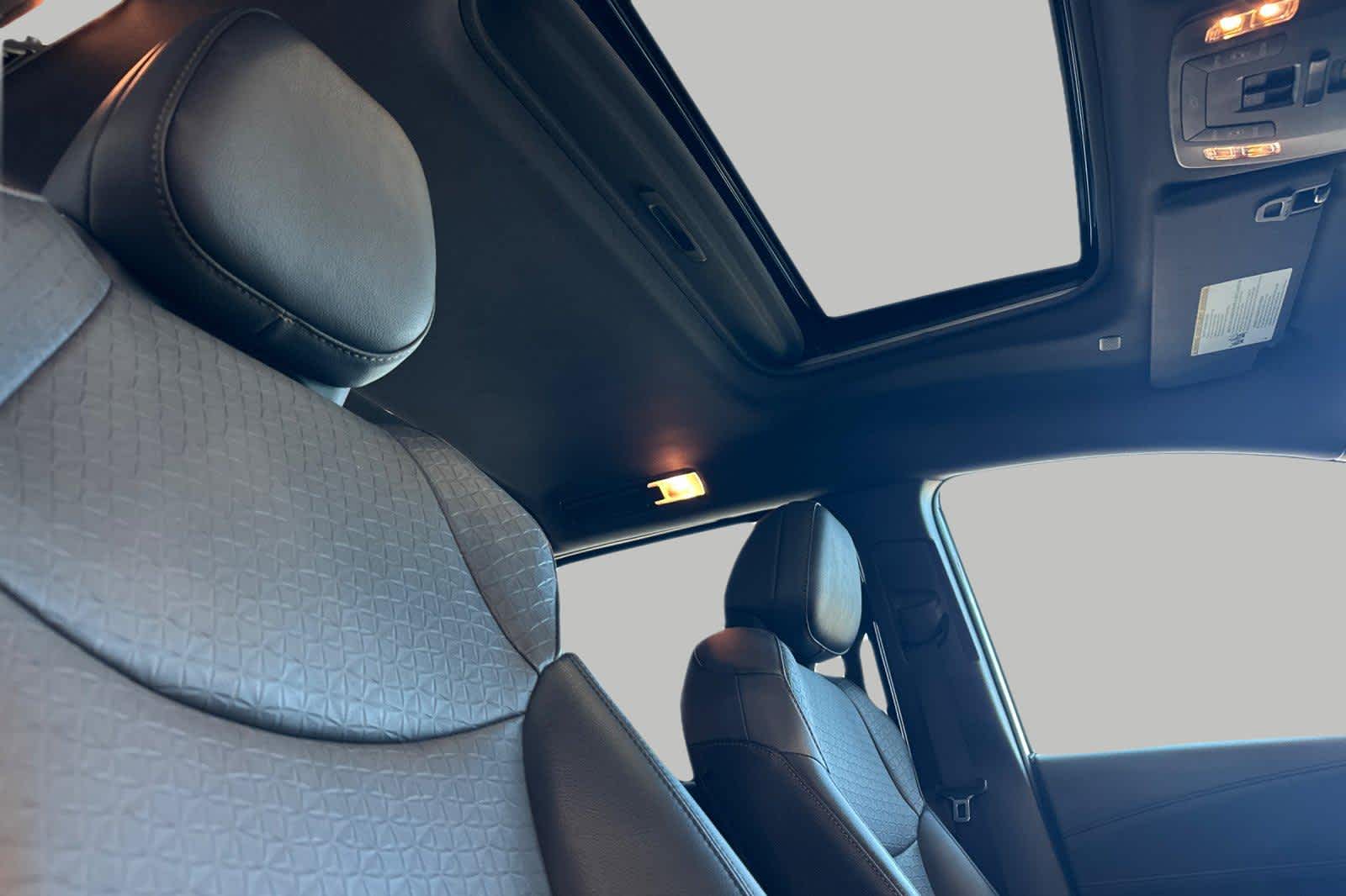 Thumbnail: 2022 Toyota Sienna - 19