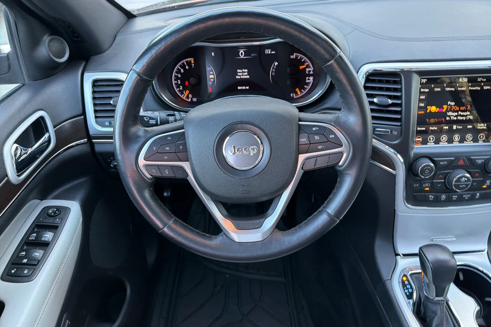 Thumbnail: 2018 Jeep Grand Cherokee - 16