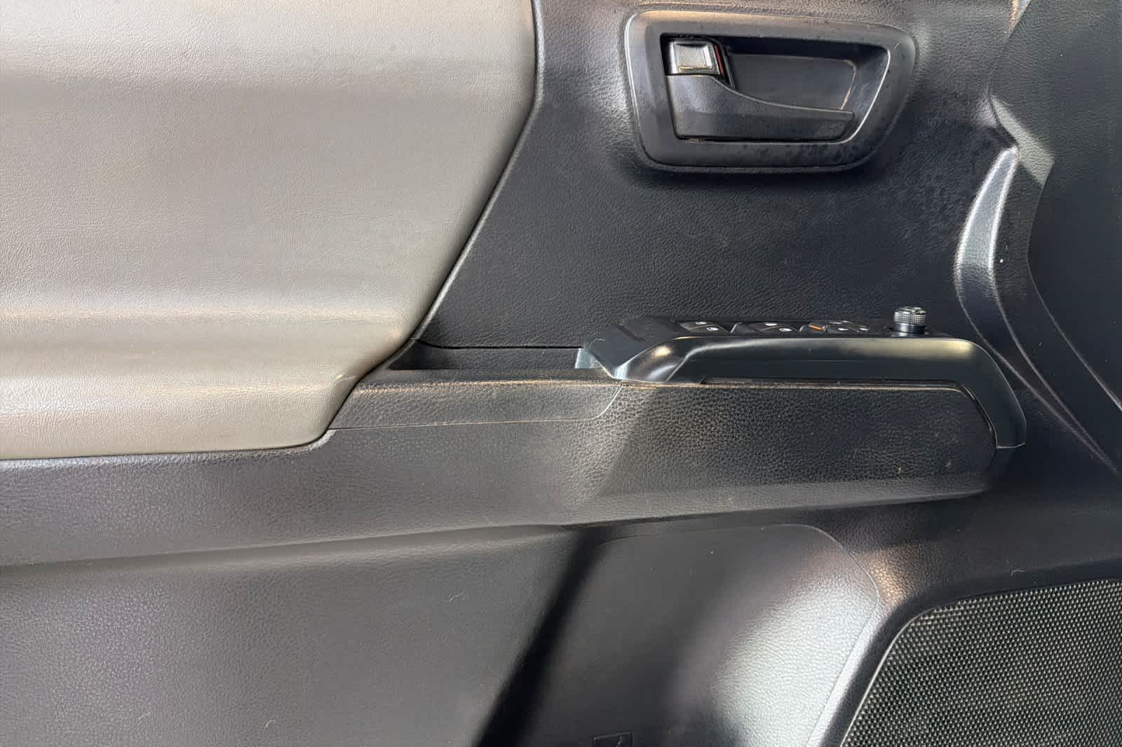 Thumbnail: 2019 Toyota Tacoma - 14