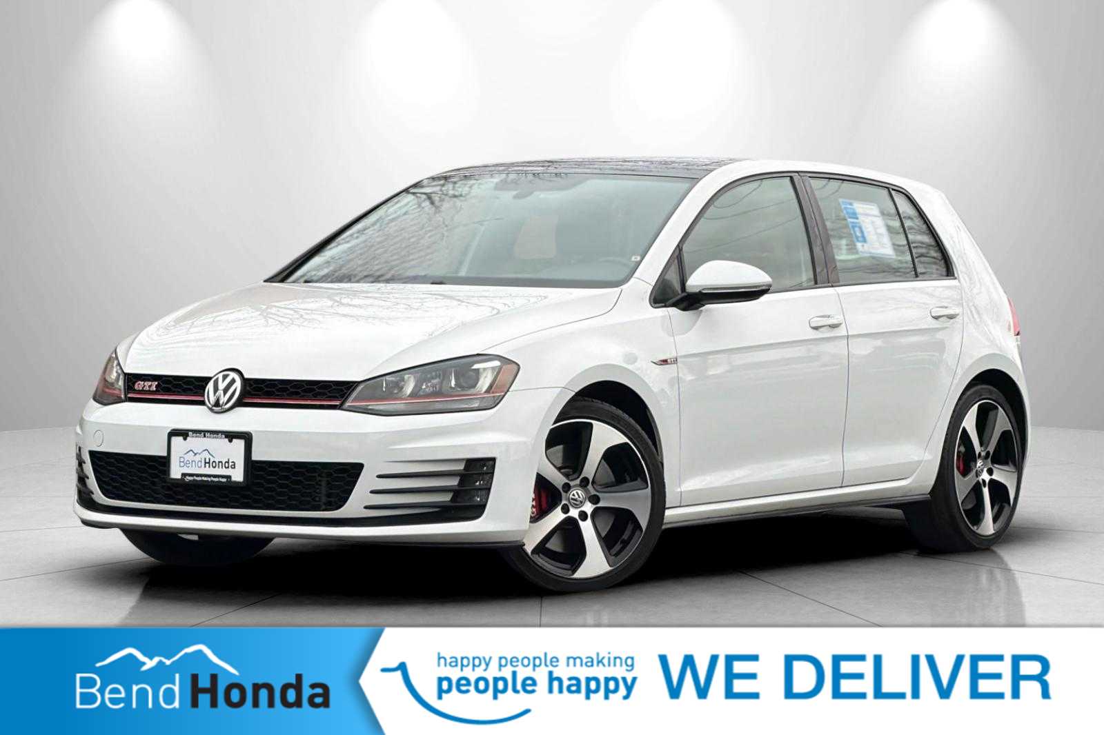 Thumbnail: 2016 Volkswagen Golf - 1