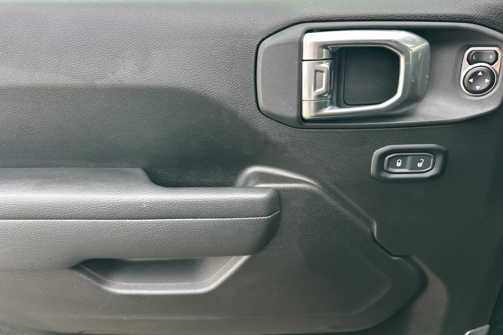 Thumbnail: 2025 Jeep Wrangler - 14