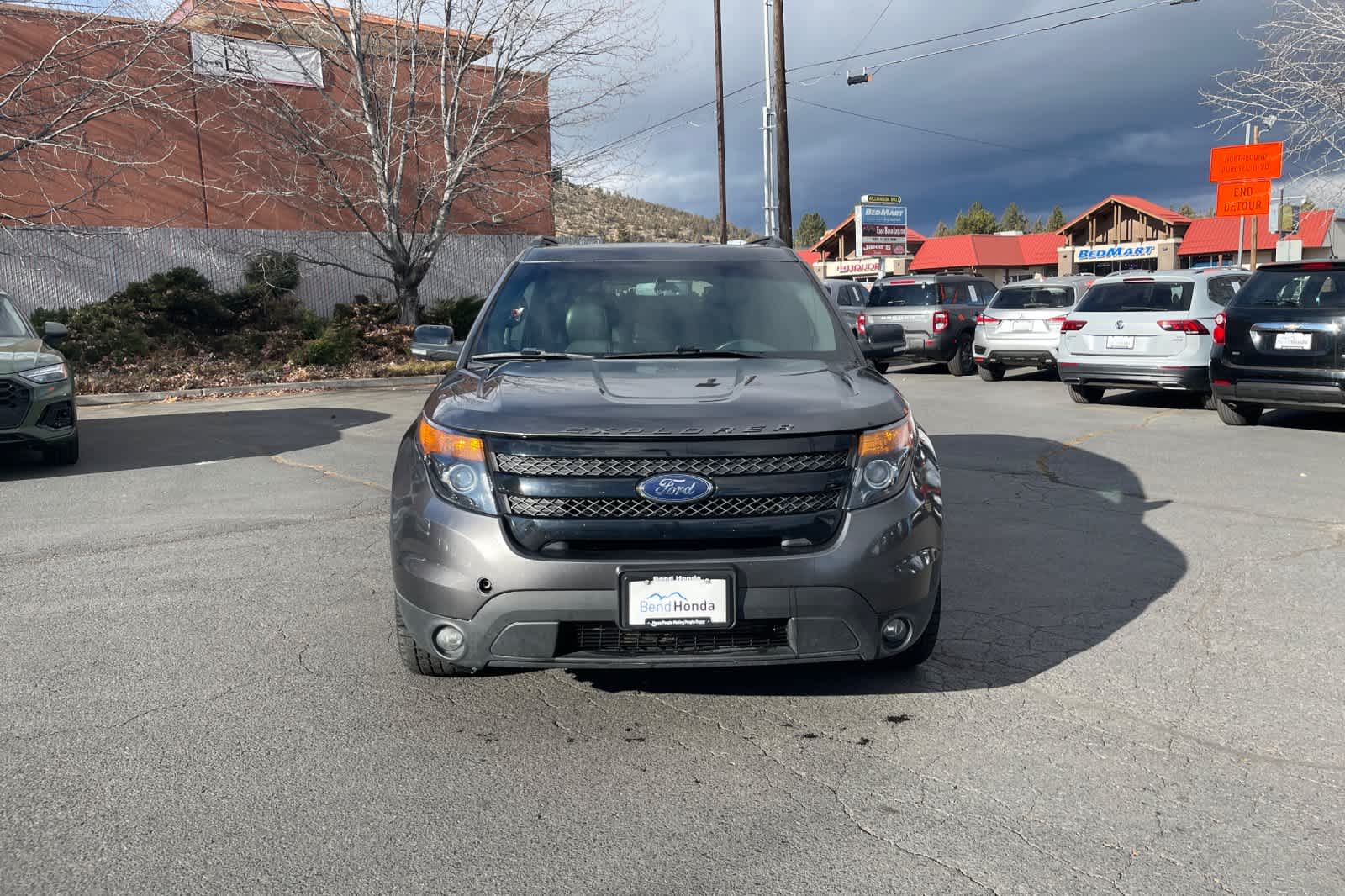 Thumbnail: 2015 Ford Explorer - 10