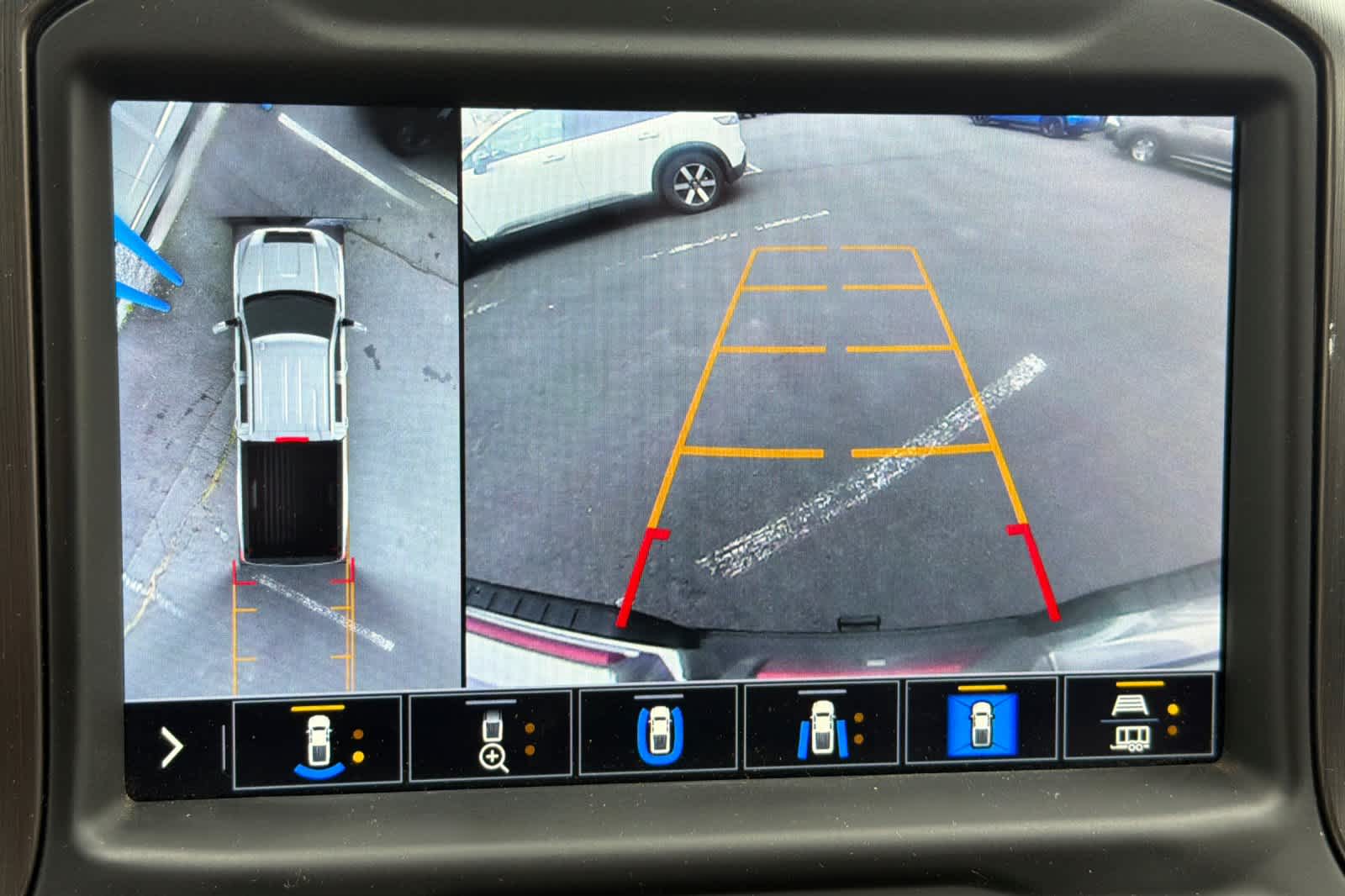 Thumbnail: 2021 GMC Sierra 3500 - 21