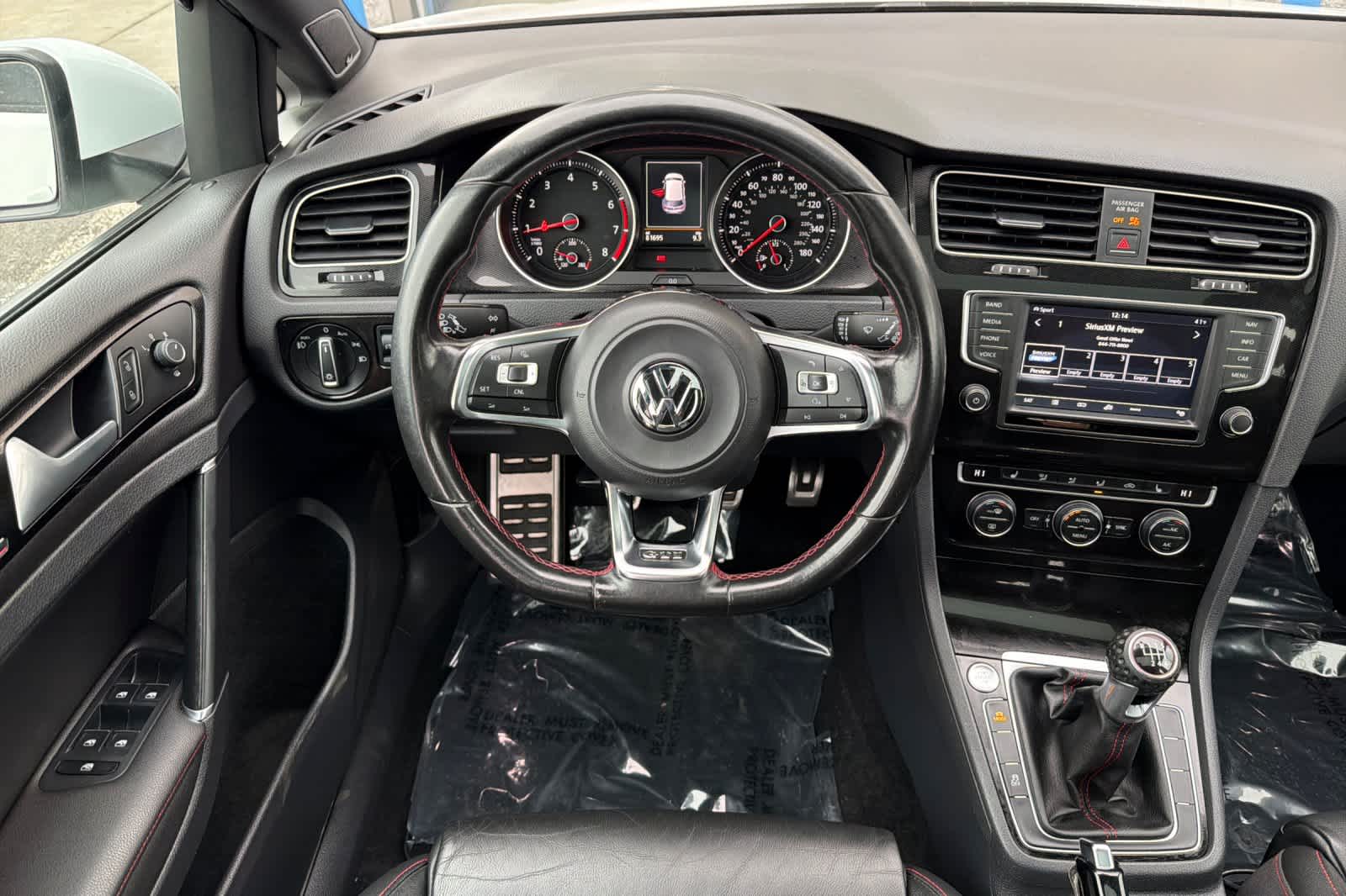 Thumbnail: 2016 Volkswagen Golf - 16