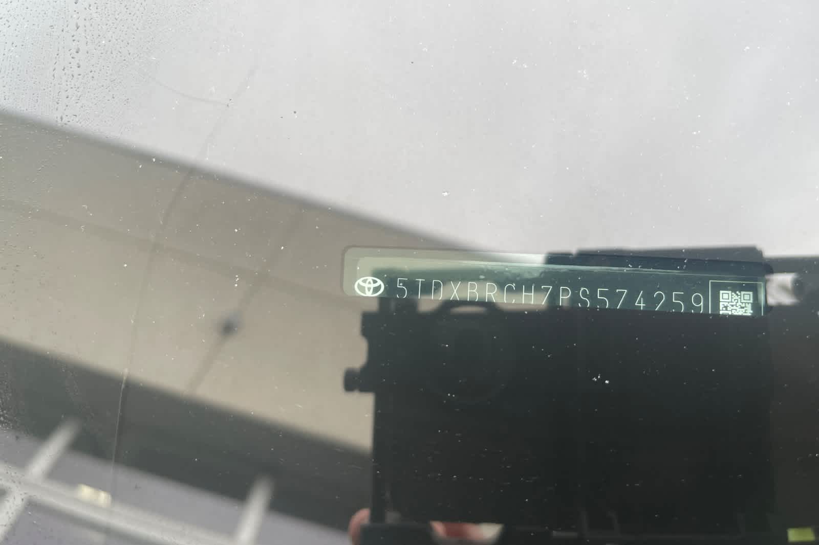 Thumbnail: 2023 Toyota Highlander - 16