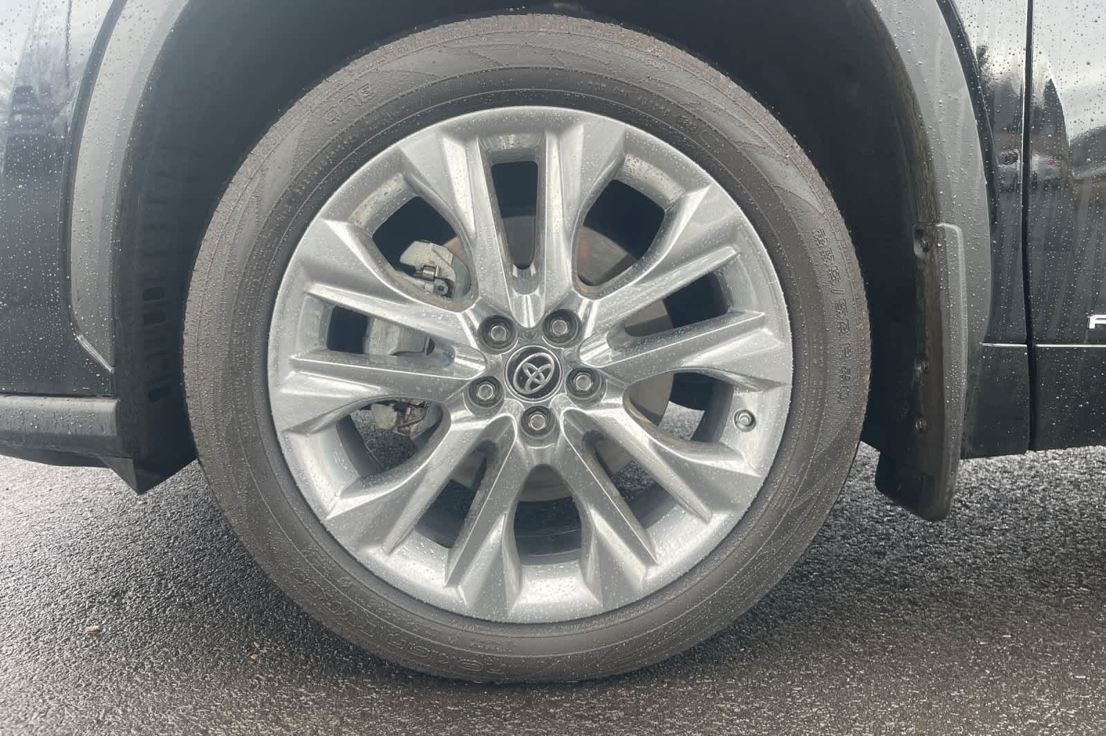 Thumbnail: 2023 Toyota Highlander - 11