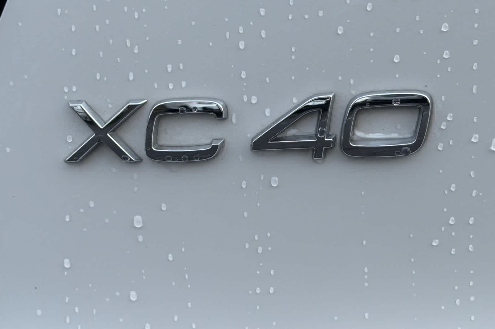 Thumbnail: 2022 Volvo XC40 - 12