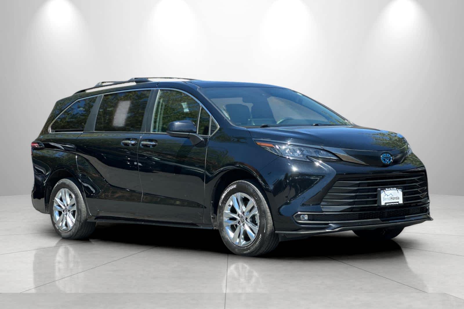 Thumbnail: 2022 Toyota Sienna - 8