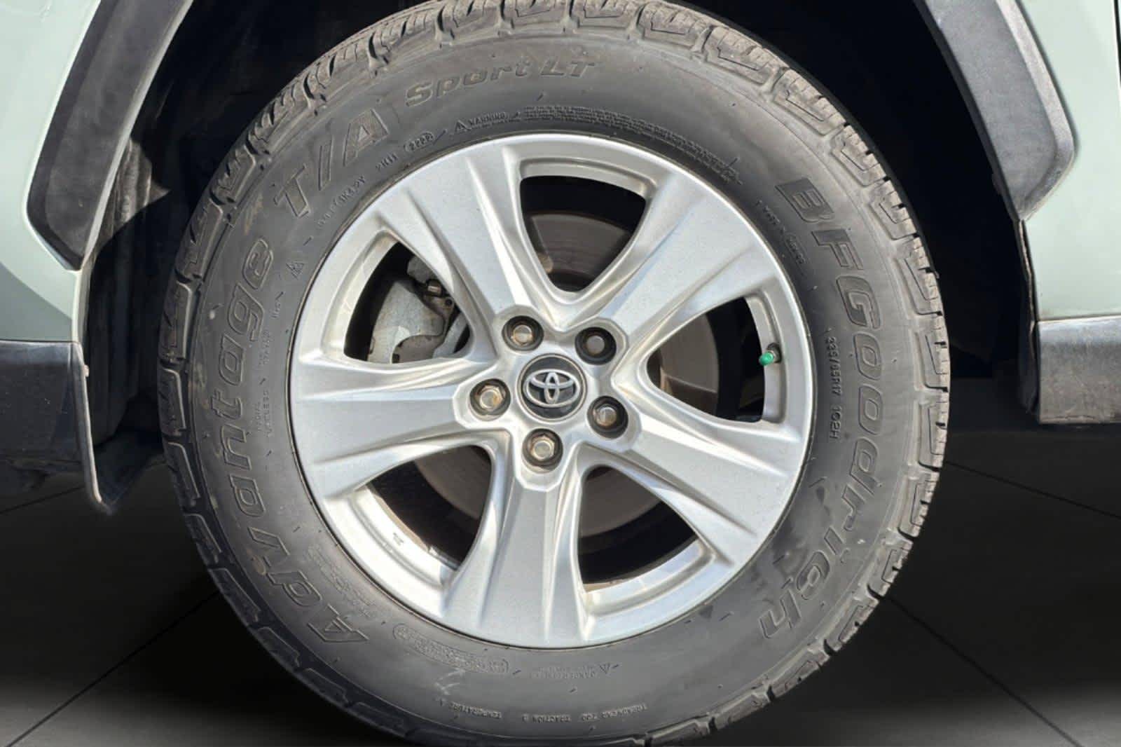 Thumbnail: 2019 Toyota RAV4 - 11