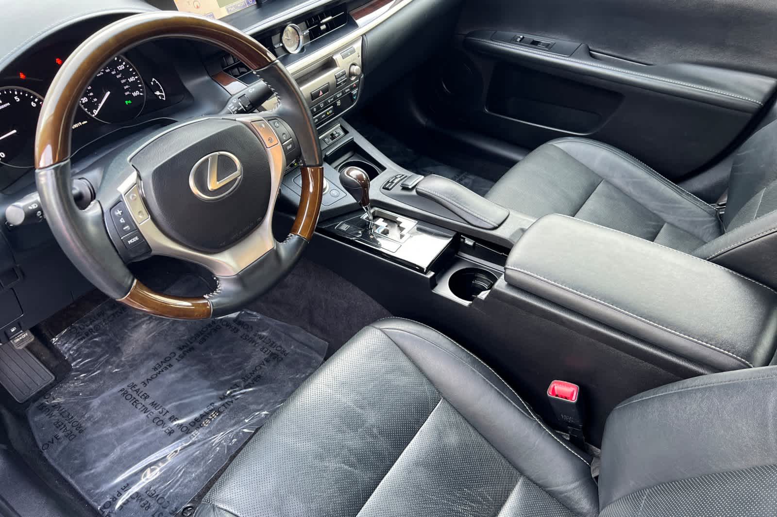 Thumbnail: 2013 Lexus ES - 13