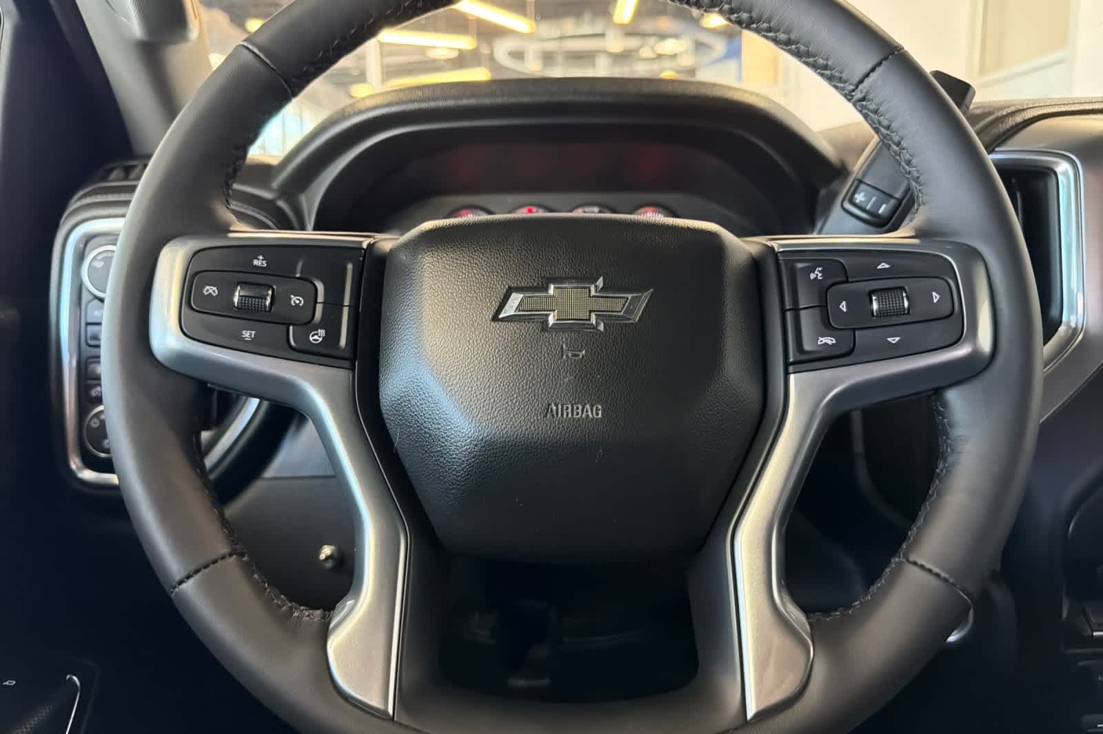Thumbnail: 2019 Chevrolet Silverado 1500 - 23