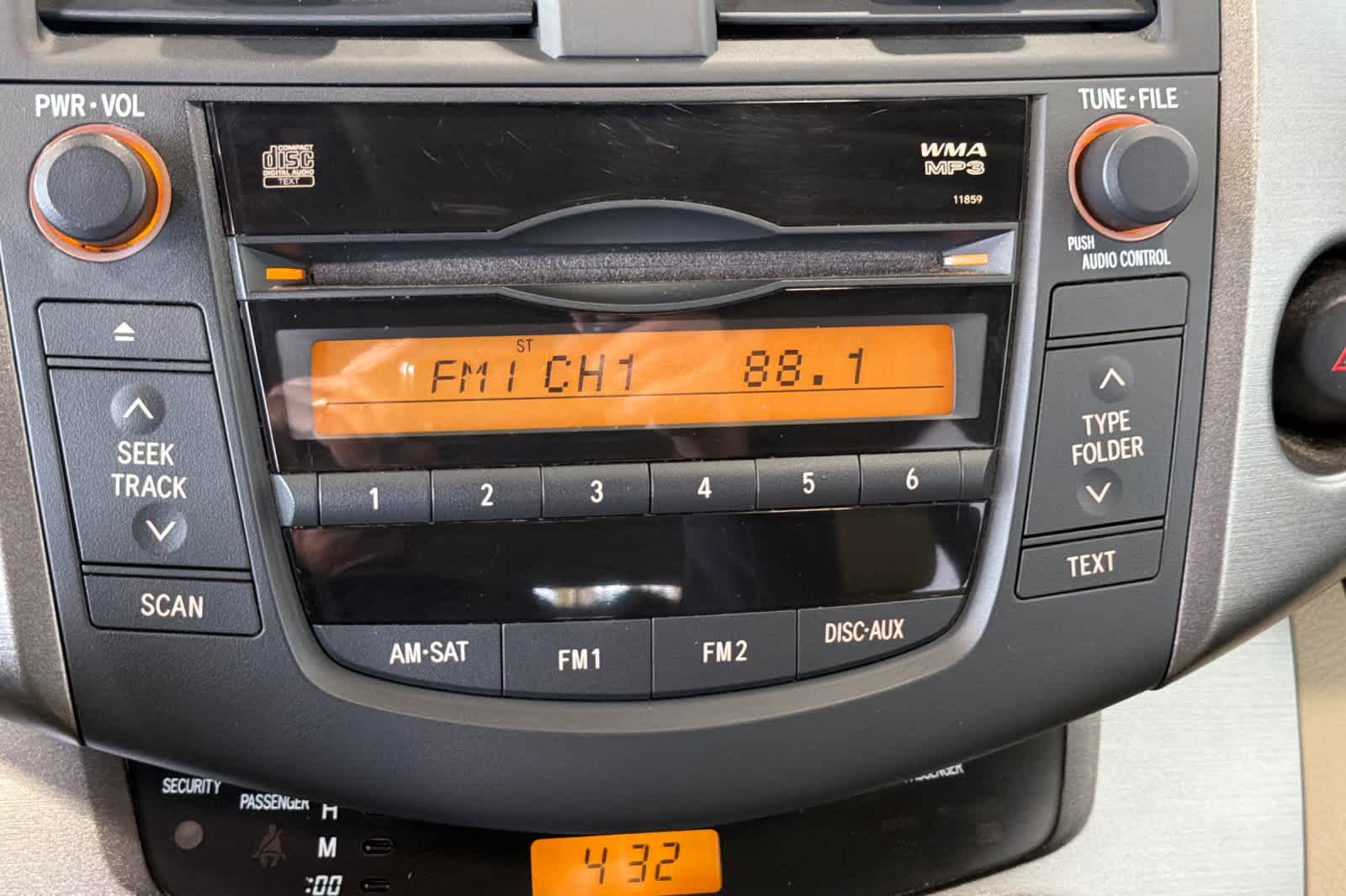 Thumbnail: 2011 Toyota RAV4 - 20